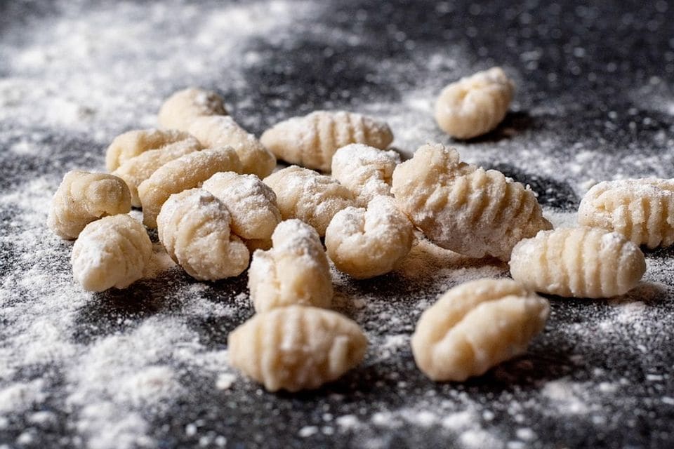 Gnocchi-Pfanne mit Spinat und Tomaten