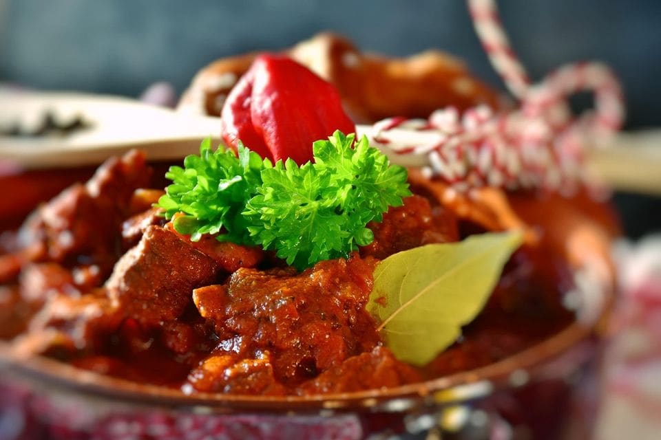 Rindergulasch klassisch